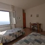 La Casa Gialla Belvedere كورتونا