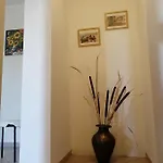 La Casa Gialla Belvedere كورتونا