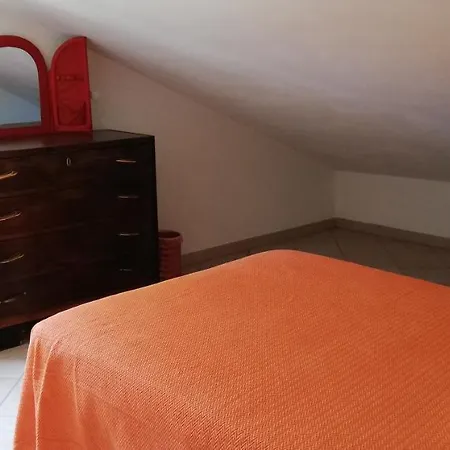 La Casa Gialla Belvedere Vakantiehuis *