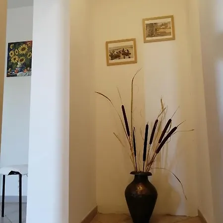 La Casa Gialla Belvedere كورتونا