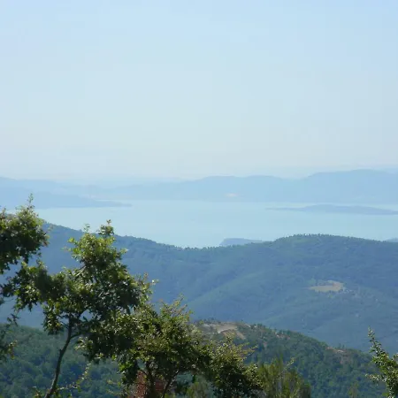 בית נופש La Casa Gialla Belvedere קורטונה