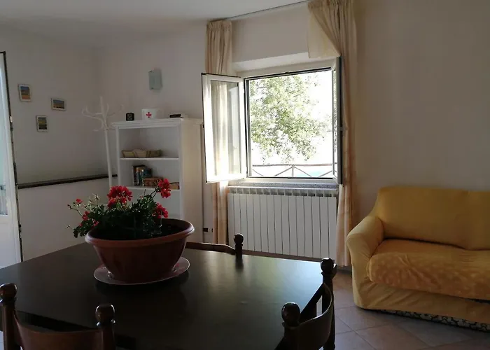 La Casa Gialla Belvedere Feriehus *