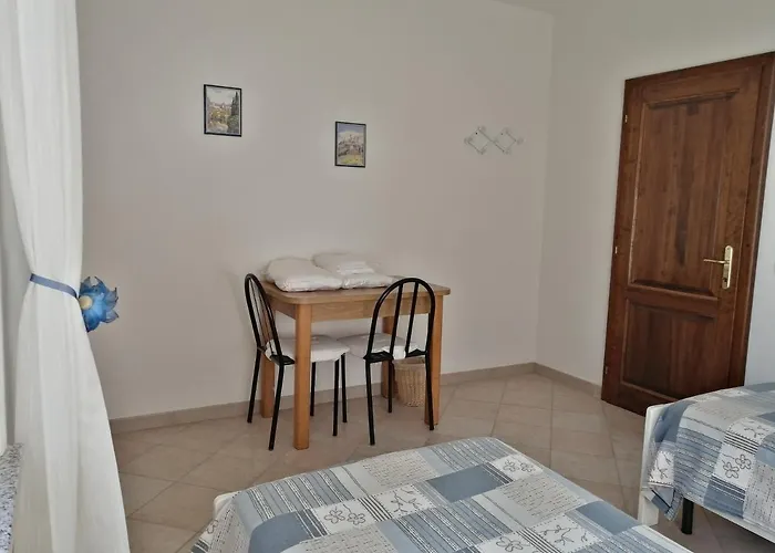 La Casa Gialla Belvedere Feriehus